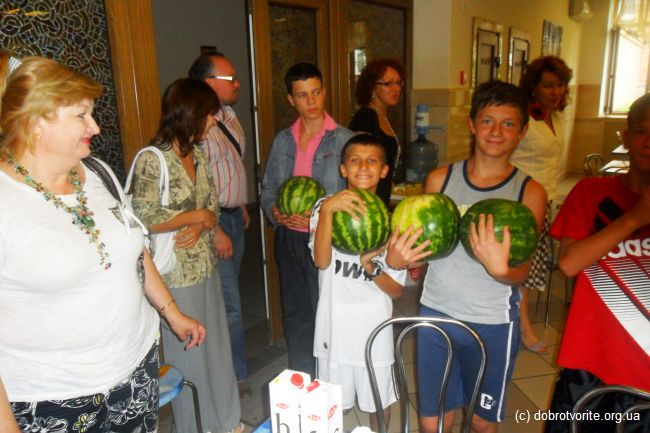 Дети с арбузами 979_7