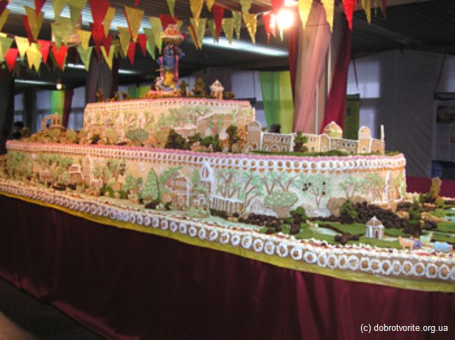 Книга рекордов Укрианы Самый большой вегетарианский торт Книга рекордов Укрианы Самый большой вегетарианский торт